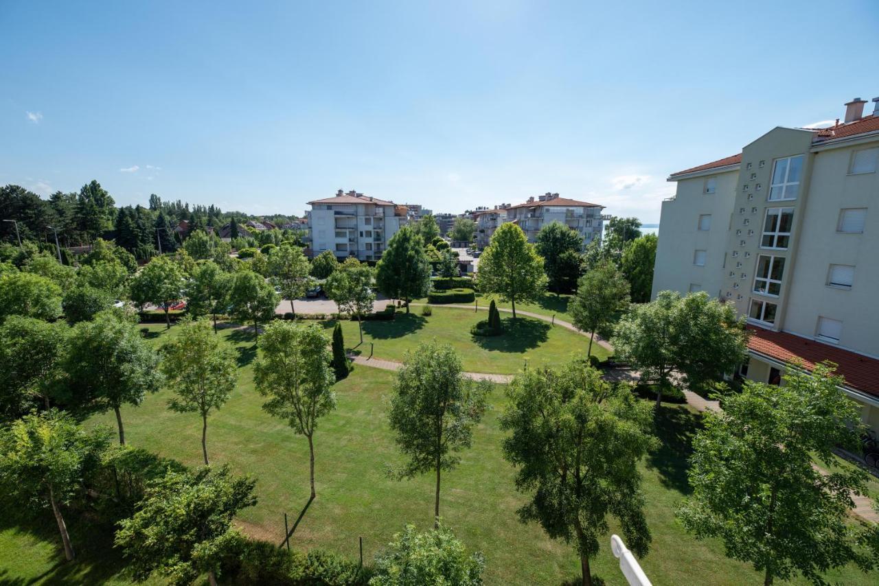 Lakeside Family Apartment Siofok Bagian luar foto