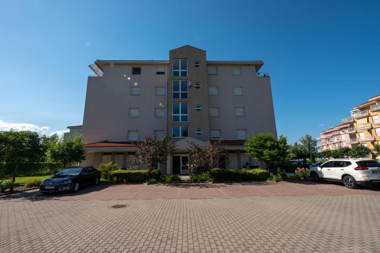 Lakeside Family Apartment Siofok Bagian luar foto