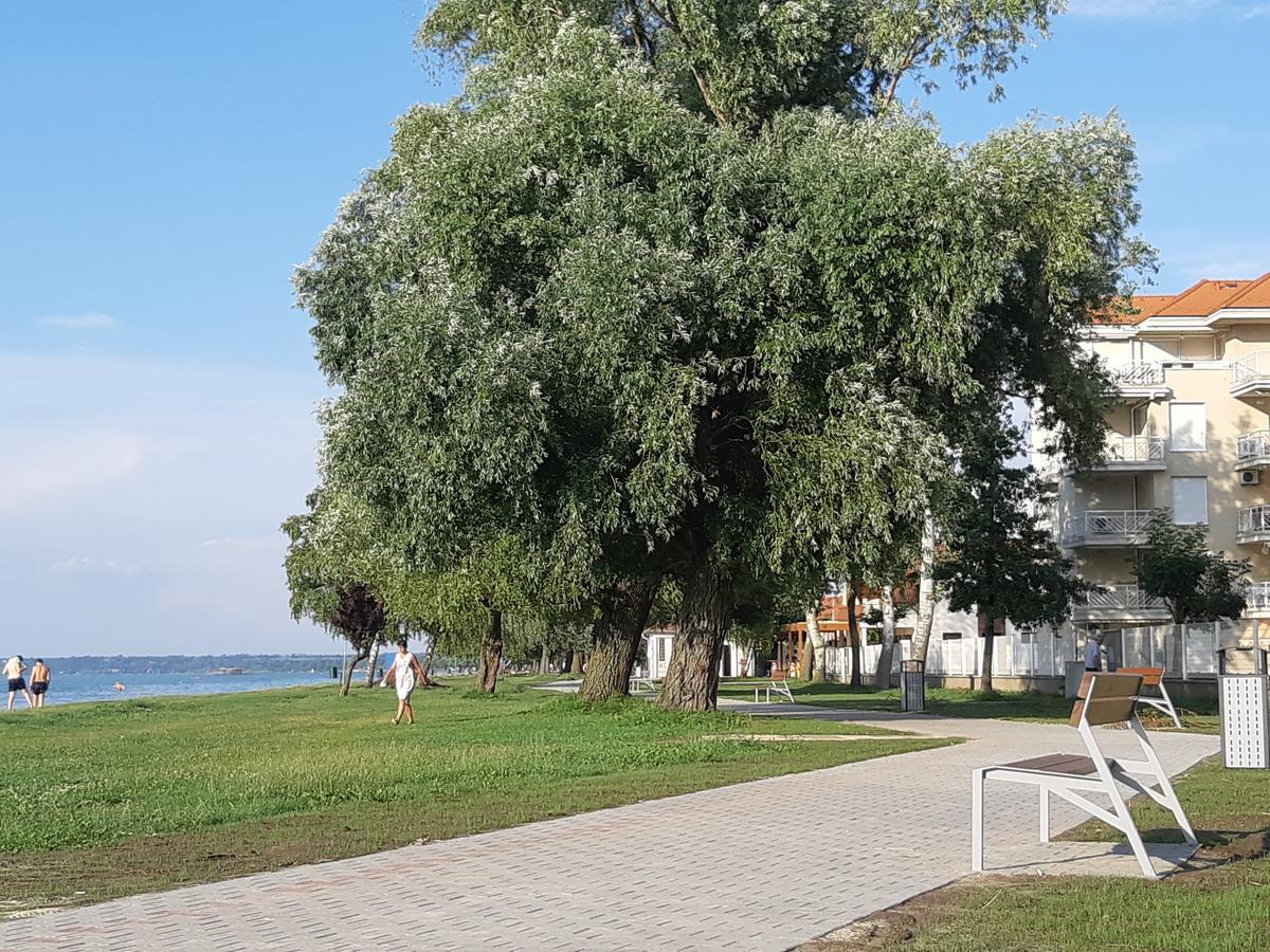 Lakeside Family Apartment Siofok Bagian luar foto