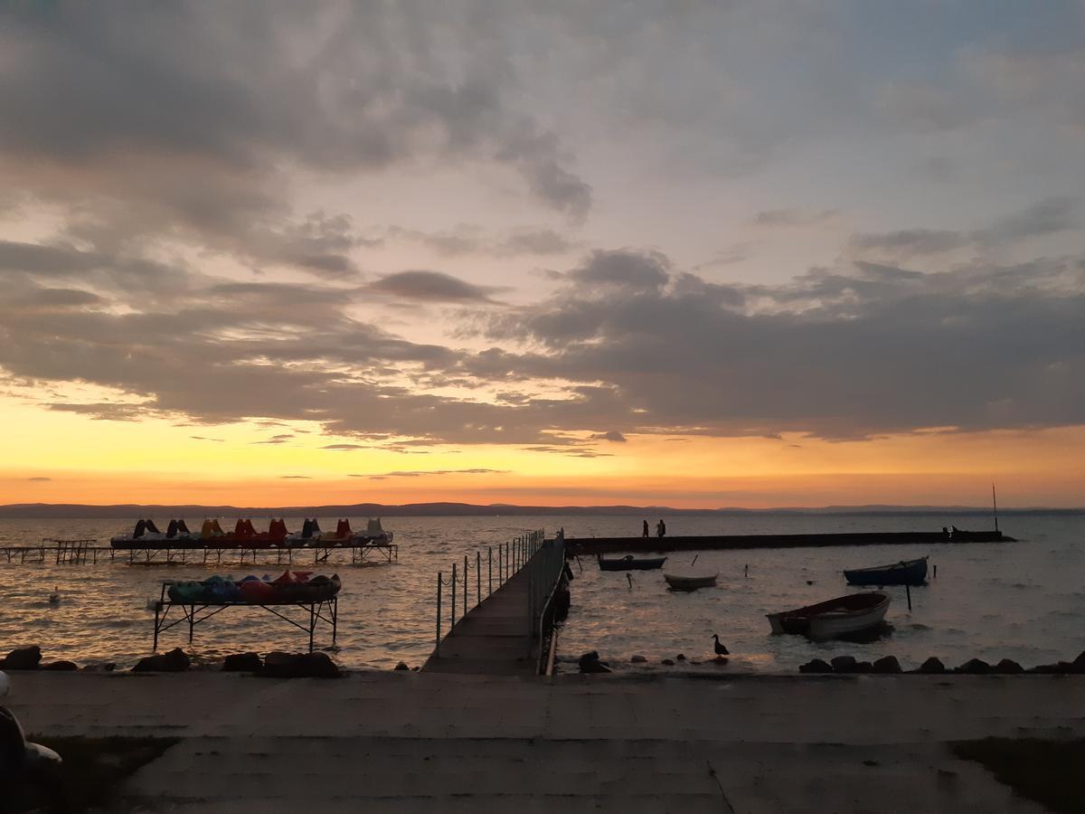 Lakeside Family Apartment Siofok Bagian luar foto